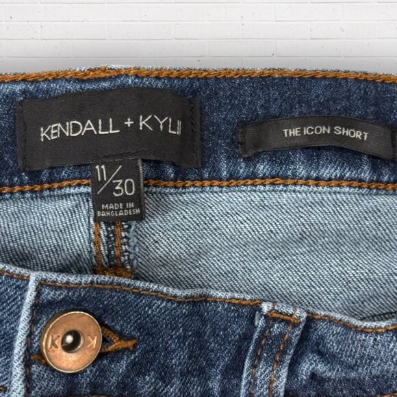 KENDALL & KYLIE The Icon Distressed Frayed Stretch Denim Jean Shorts Size 11/30 - Picture 3 of 6